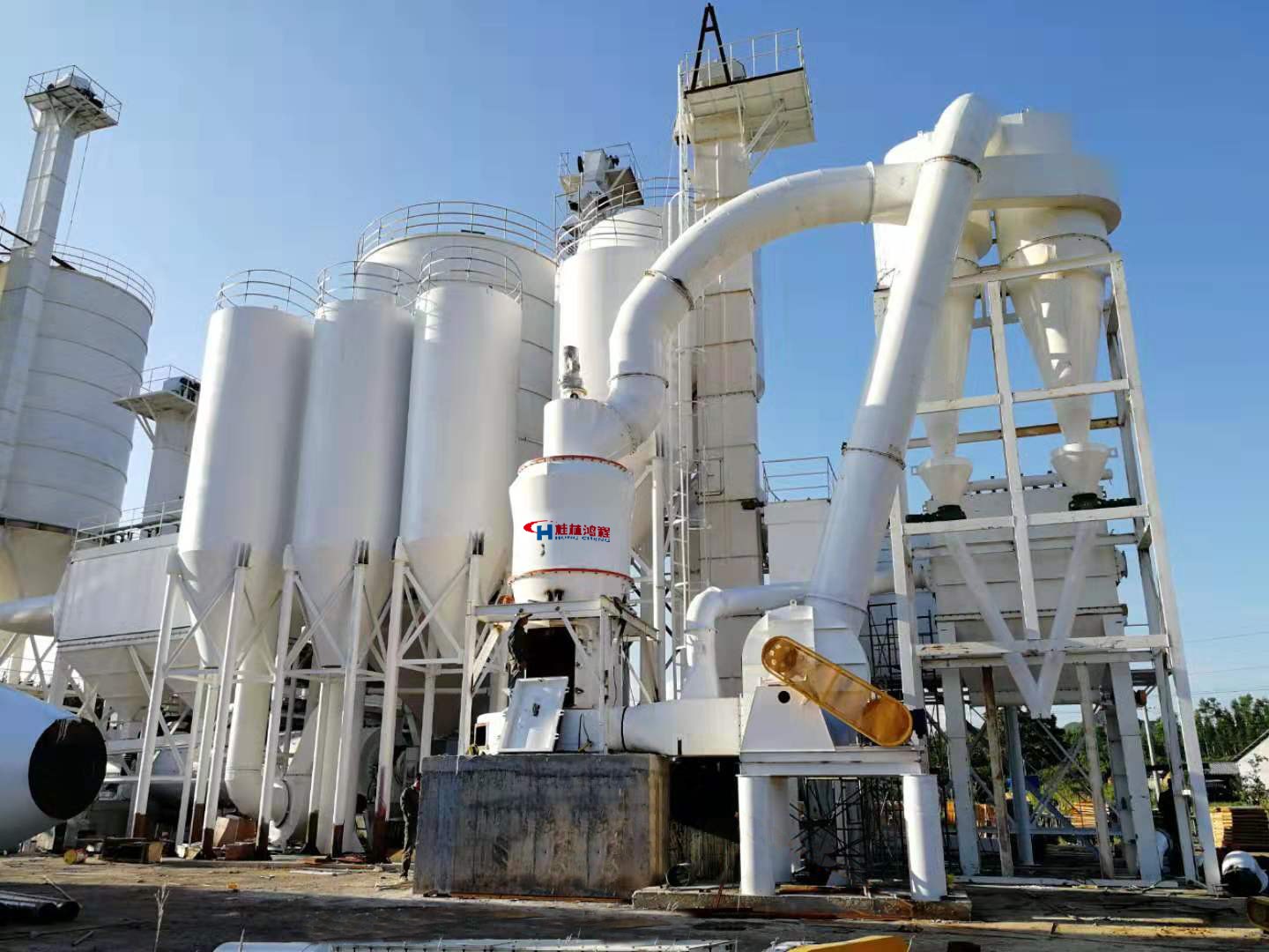 生產氫氧化鈣所需設備 破碎機、熟石灰磨粉機、收塵器和包裝機
